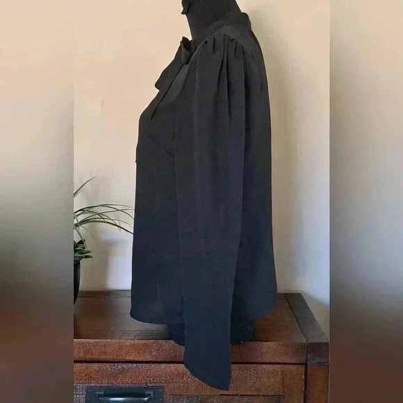 ❤️ Beautiful M Black Long Sleeved Blouse Size 6 - Picture 2 of 11